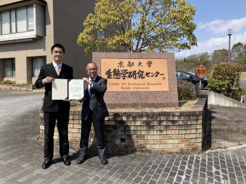 21年8月7日 8月6日の朝日新聞の朝刊に 大学基金 国頼みの危うさ という記事が コラム 経済気象台 に掲載されました 私は経済には本当に疎いのですが この記事を読んで驚きました 我が国の文科省は 10兆円規模の 大学ファンド 左 21年8月7日 8月6日の朝日新聞の朝刊に 大学基金 国頼みの危うさ という記事が コラム 経済気象台 に掲載されました 私は経済には本当に疎いのですが この記事を読んで驚きました 我が国の文科省は 10兆円規模の 大学ファンド 左
